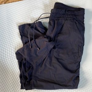 Lululemon Dance Studio Mid Rise Cropped Pant - size 10, true navy